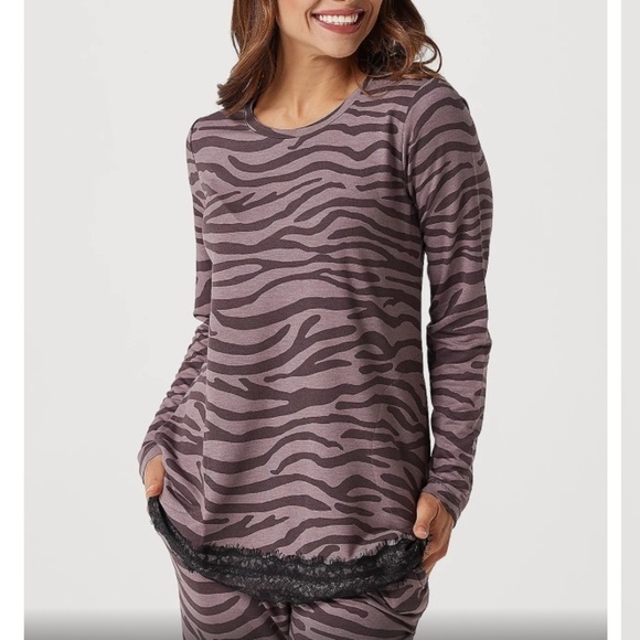 LOGO QVC Lounge by Lori Goldstein French Terry Zebra Top with Lace Hem - Picture 2 of 9
